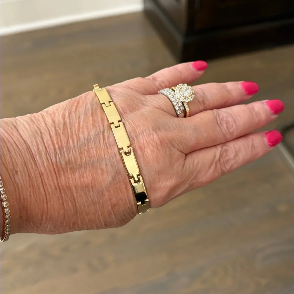 ✨NEW Real Gold Plated Hinged Bracelet High End Large 8”